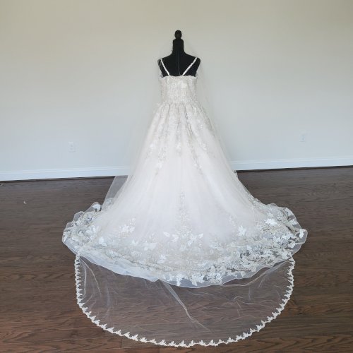 Glamorous YSA Makino DesignerDress (veil & hair piece included)
