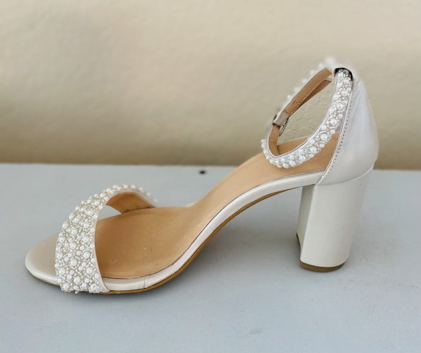 *Brand New* Custom Made Size 7 Wedding Shoes