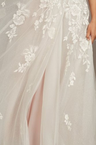 Size 2 Galina Signature Dress and Veil-glamorous yet lightweight dress! Discounted over 50%!!