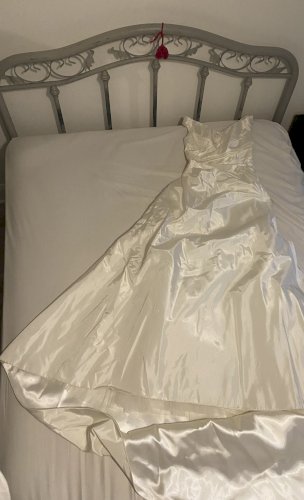 Augusta Jones Wedding Dress