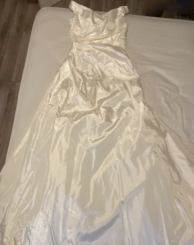 Augusta Jones Wedding Dress